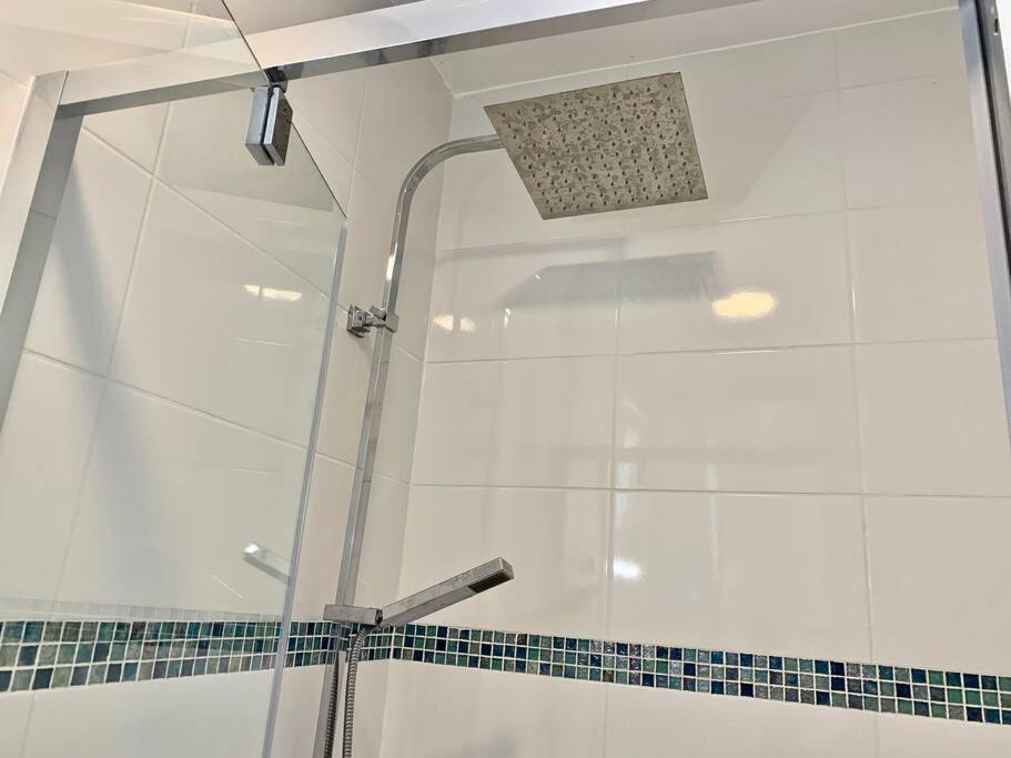 Blue Summer Vibes Mini Studio For Two, Ac, Parking, Beach At 50M, Spa Access -2 La Ciotat Luaran gambar