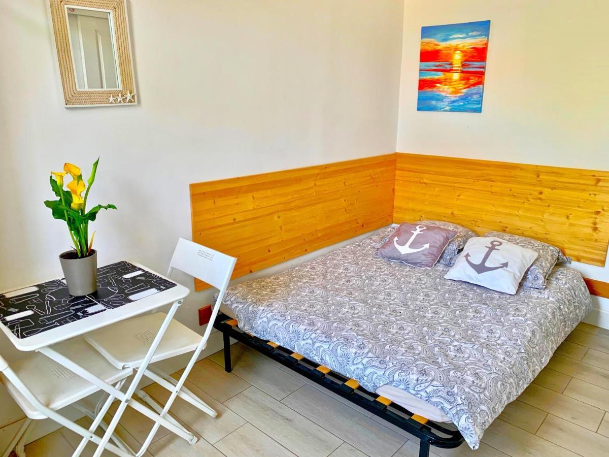 Blue Summer Vibes Mini Studio For Two, Ac, Parking, Beach At 50M, Spa Access -2 La Ciotat Luaran gambar